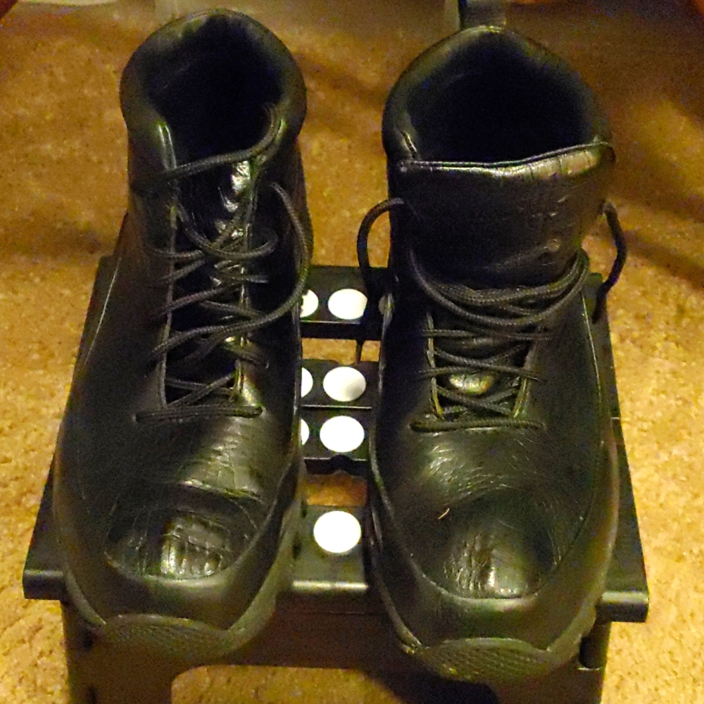 Marc Ecko boots